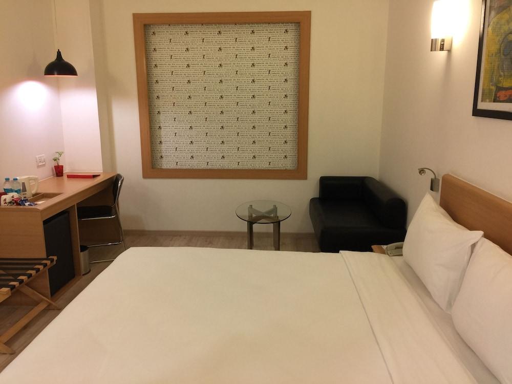 Red Fox By Lemon Tree Hotels, Sector 60, Gurugram Gurgaon Eksteriør billede