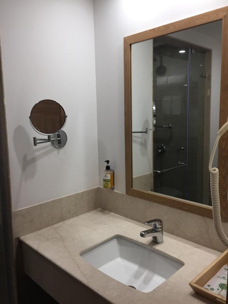 Red Fox By Lemon Tree Hotels, Sector 60, Gurugram Gurgaon Eksteriør billede