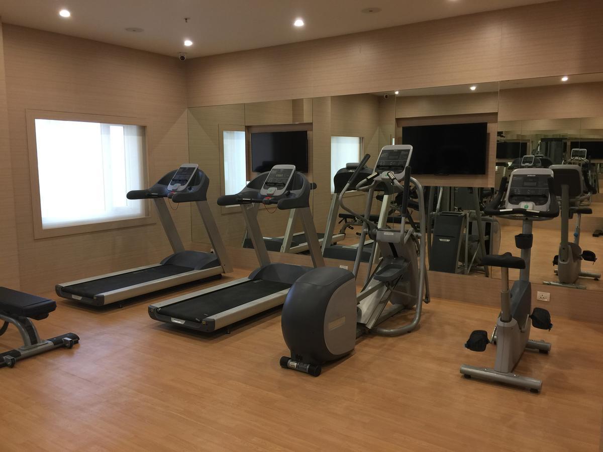 Red Fox By Lemon Tree Hotels, Sector 60, Gurugram Gurgaon Eksteriør billede