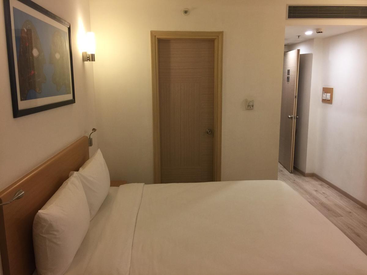 Red Fox By Lemon Tree Hotels, Sector 60, Gurugram Gurgaon Eksteriør billede