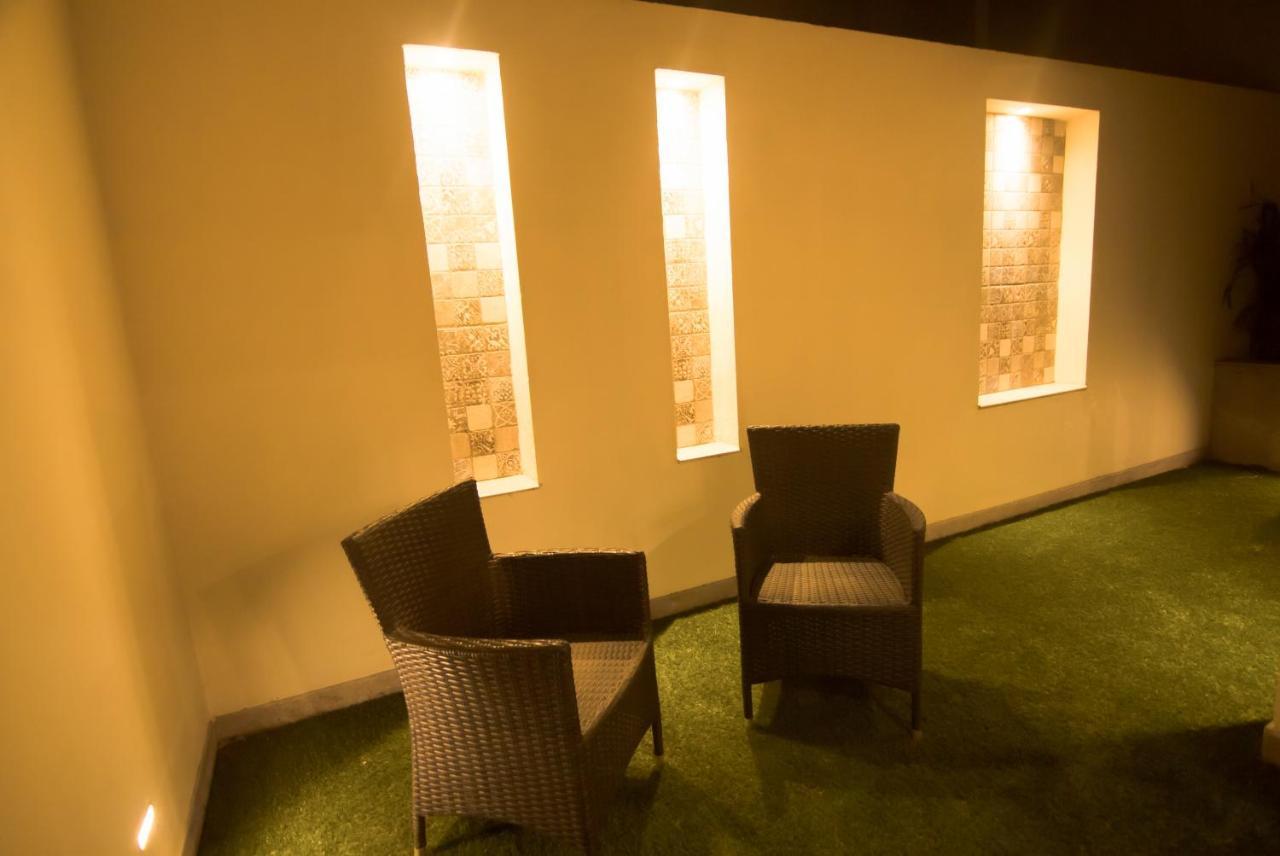 Red Fox By Lemon Tree Hotels, Sector 60, Gurugram Gurgaon Eksteriør billede